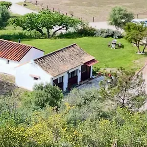 Chalet Santa Teresa, Casa La Higuera, Casares